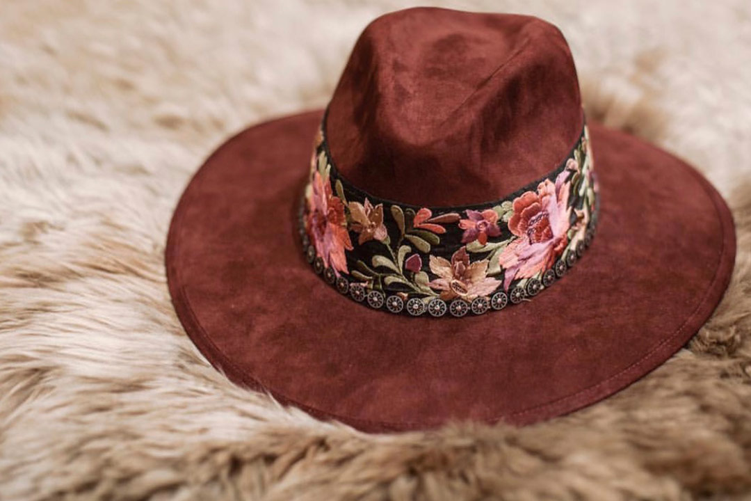 11 Flora Suede