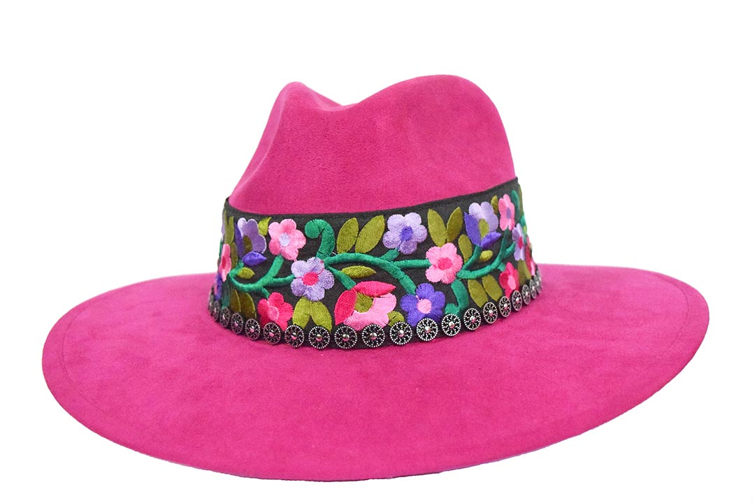 08 Flora Suede